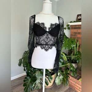 💝 Black stretch lace crop top with long sheer sleeve size 8-10